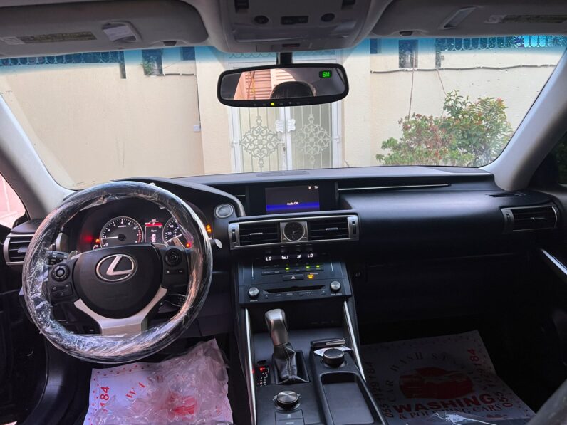 Lexus IS-Series 2015