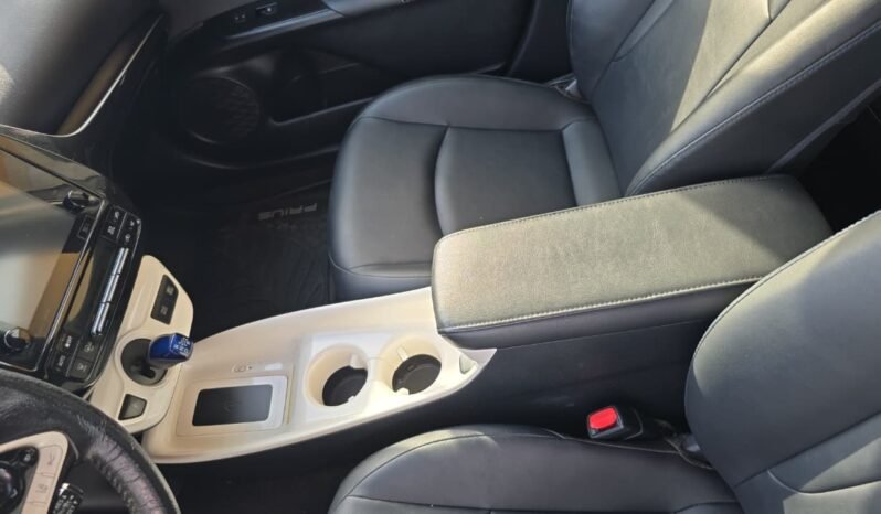 
								Toyota Prius Three Touring 2016 Red 1.8L full									