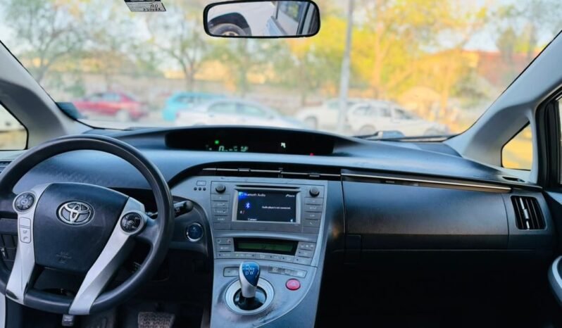 
								2015 Toyota Prius, Two full									