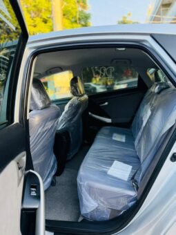 
										2015 Toyota Prius, Two full									