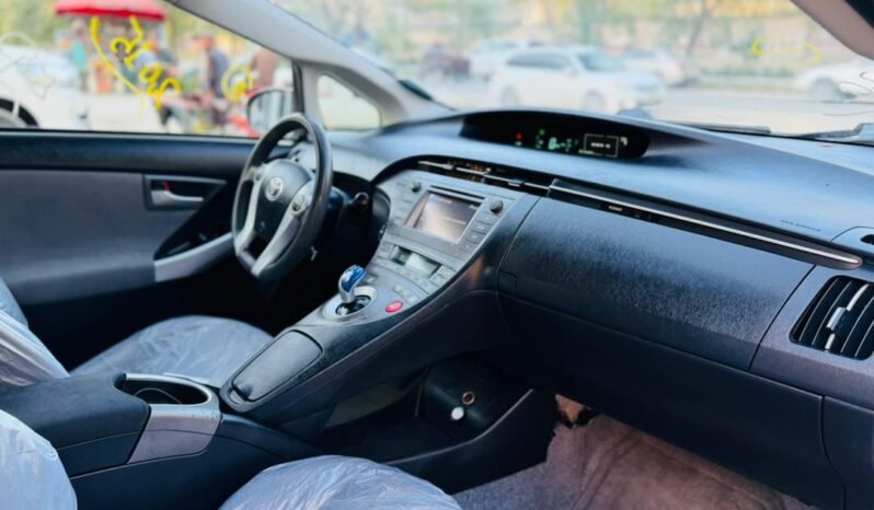 
								2015 Toyota Prius, Two full									